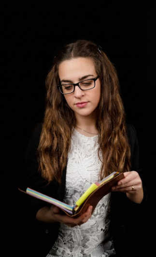 Fernanda Oliveira — Responsável pela Biblioteca da Meia-Noite